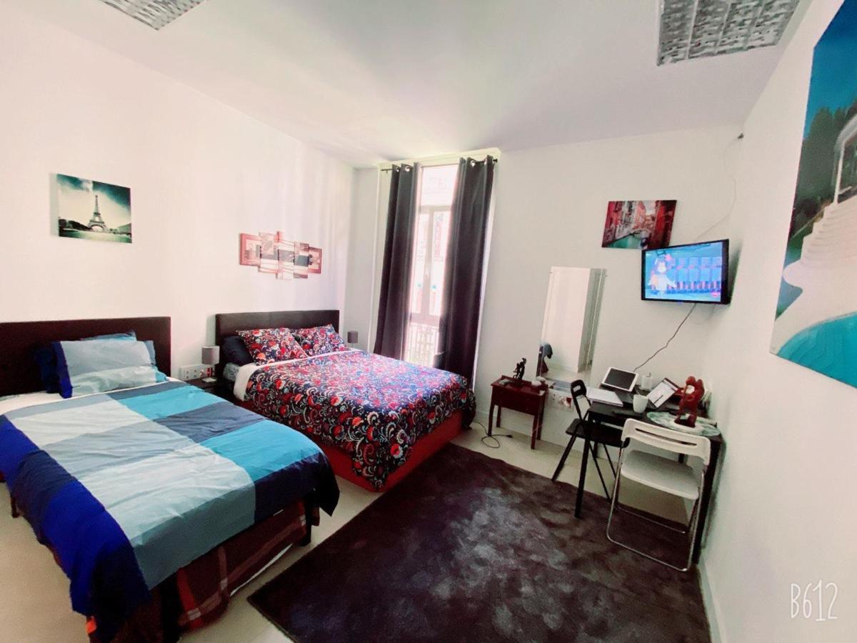 Parsa Homstay Madrid Exterior foto