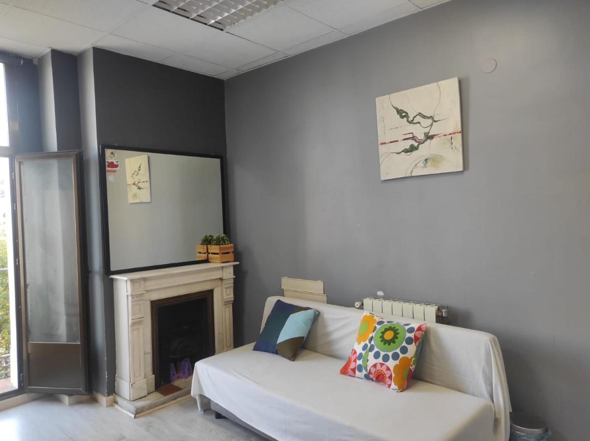 Parsa Homstay Madrid Exterior foto